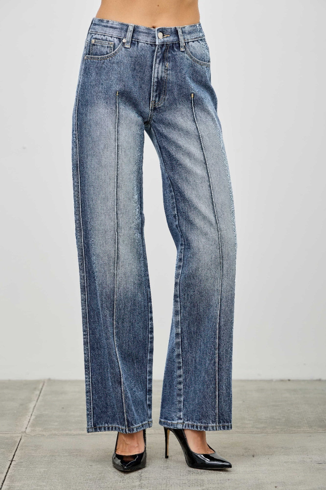 Mid rise straight pintuck faded blue denim jeans with straight-leg cut and visible stitching