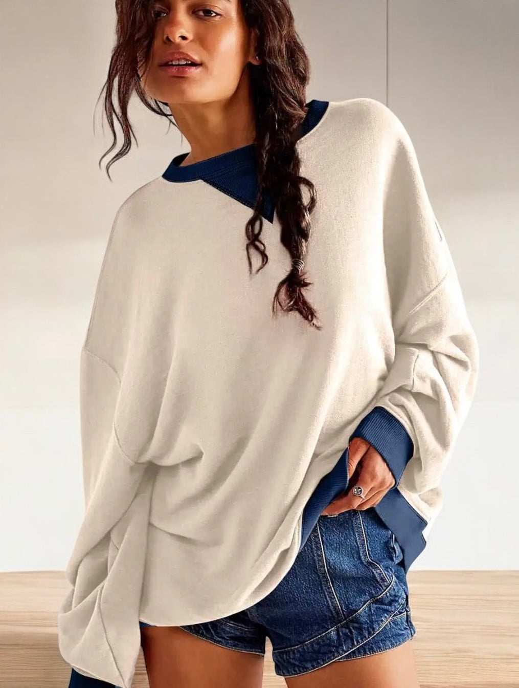 Contrast Trim Round Neck Long Sleeve Sweatshirt Tops