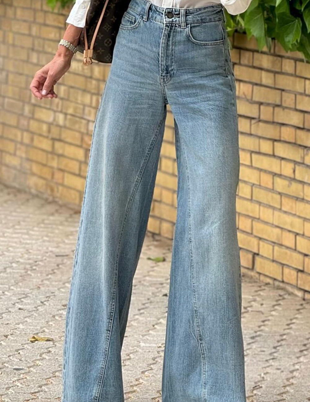 Daverri Fashions Women’s Wide Leg Jeans with Pockets