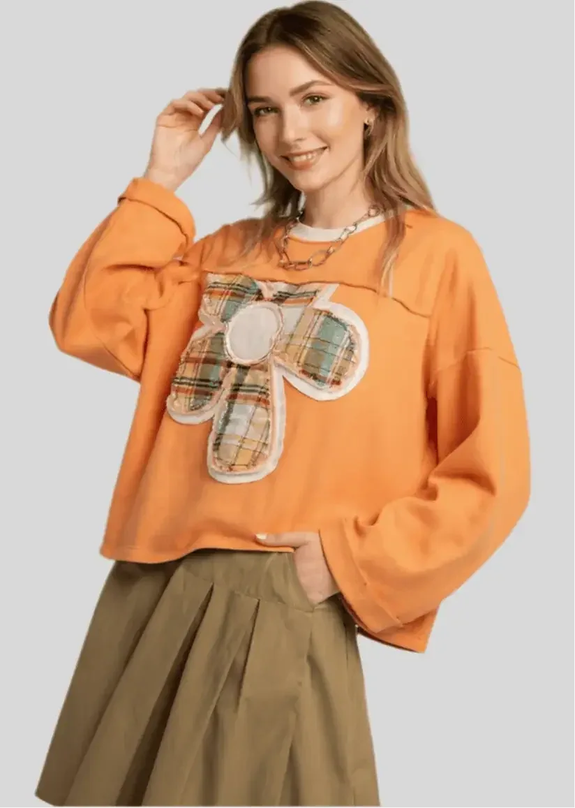 Plaid Flower Patched Round Neck T-Shirt - DAVERRI FASHIONS