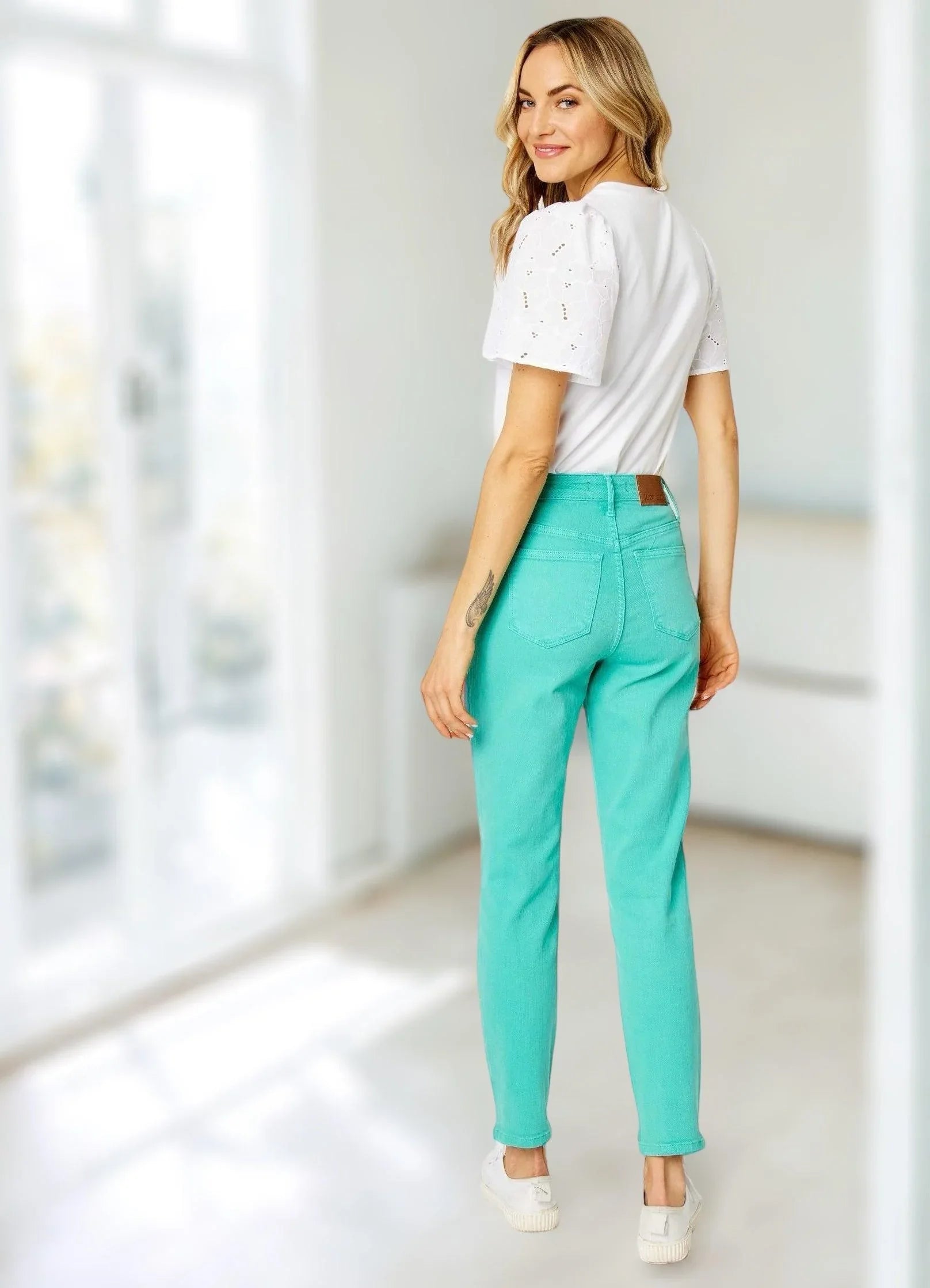 Judy Blue High Rise Slim Fit Jeans - DAVERRI FASHIONS