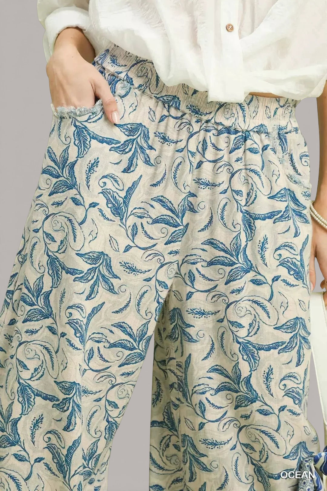 Umgee beige linen wide leg pants with blue botanical print