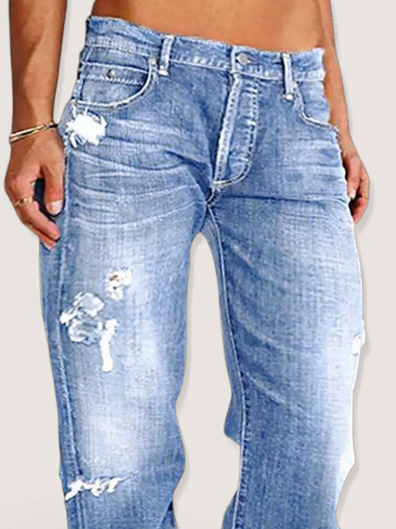Daverri Distressed Loose Fit Jeans