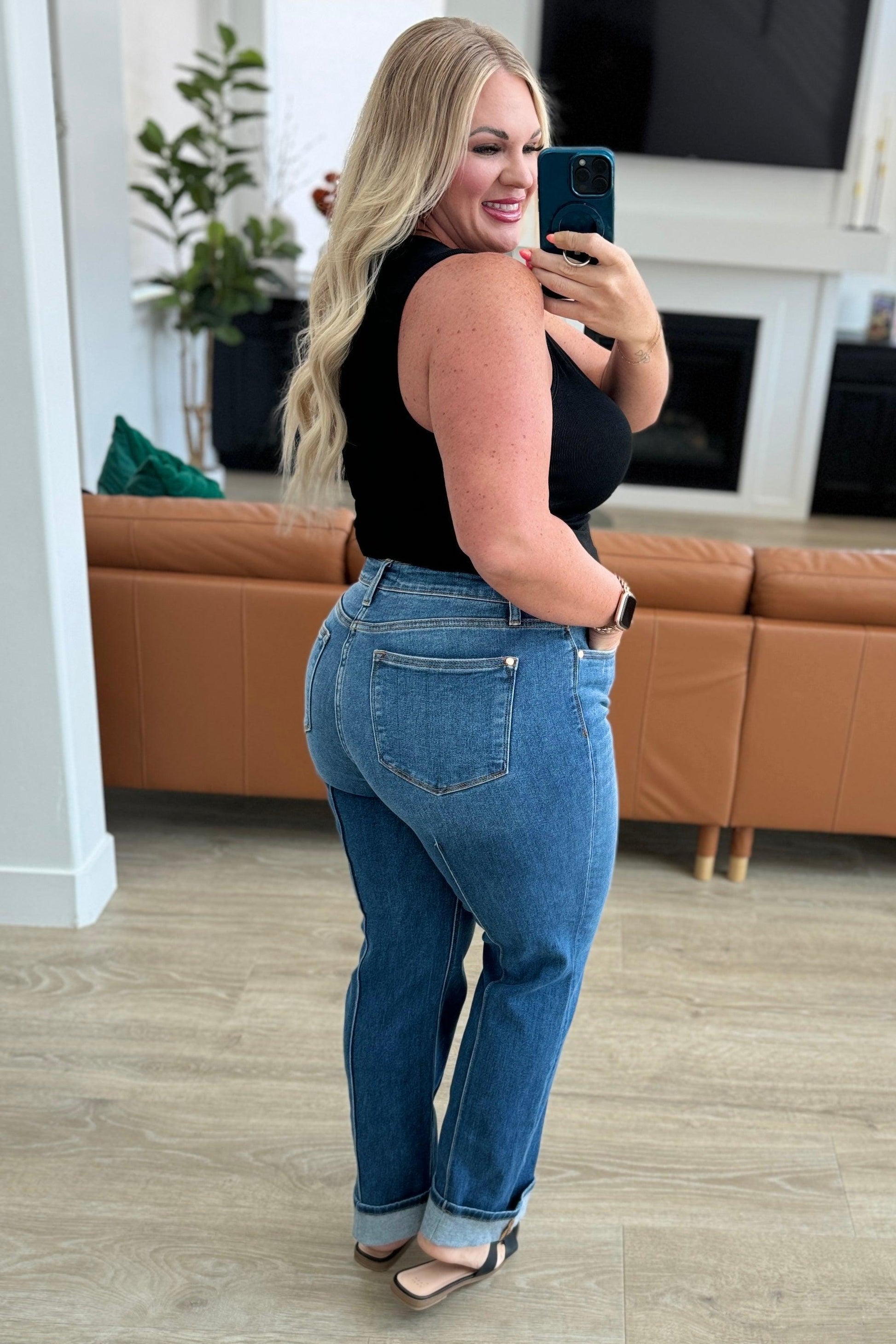 Campbell High Rise Center Seam Detail Straight Jeans Jeans