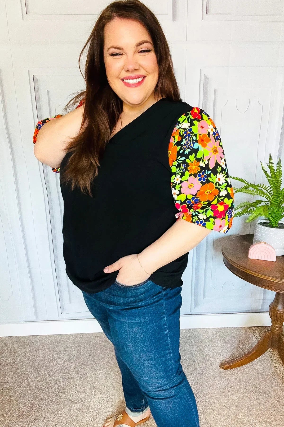 Eyes On You Black Floral Puff Sleeve V Neck Top | Daverri Fashions