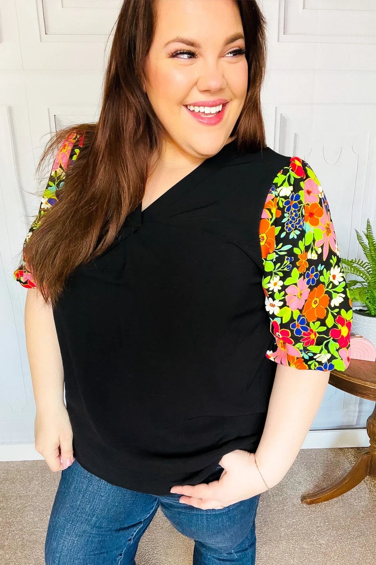Eyes On You Black Floral Puff Sleeve V Neck Top | Daverri Fashions