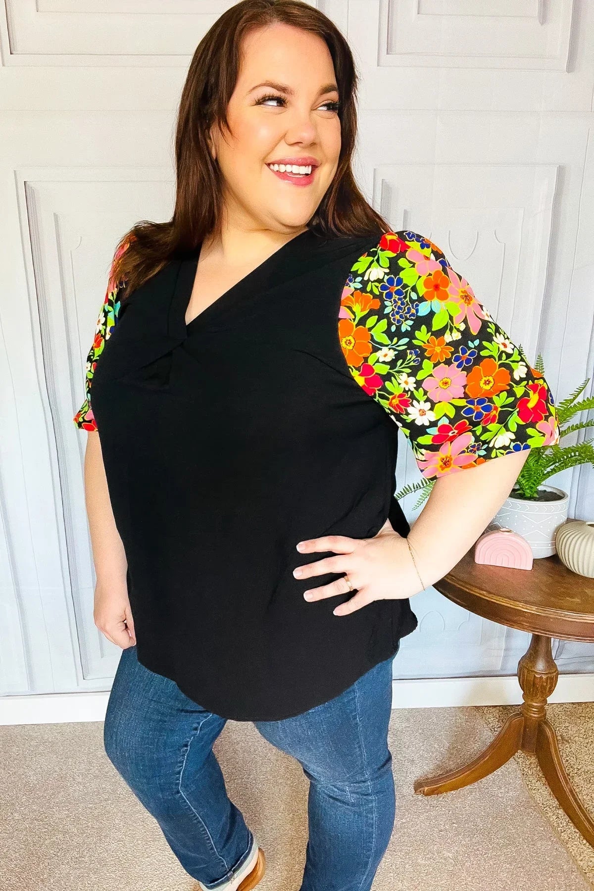 Eyes On You Black Floral Puff Sleeve V Neck Top | Daverri Fashions