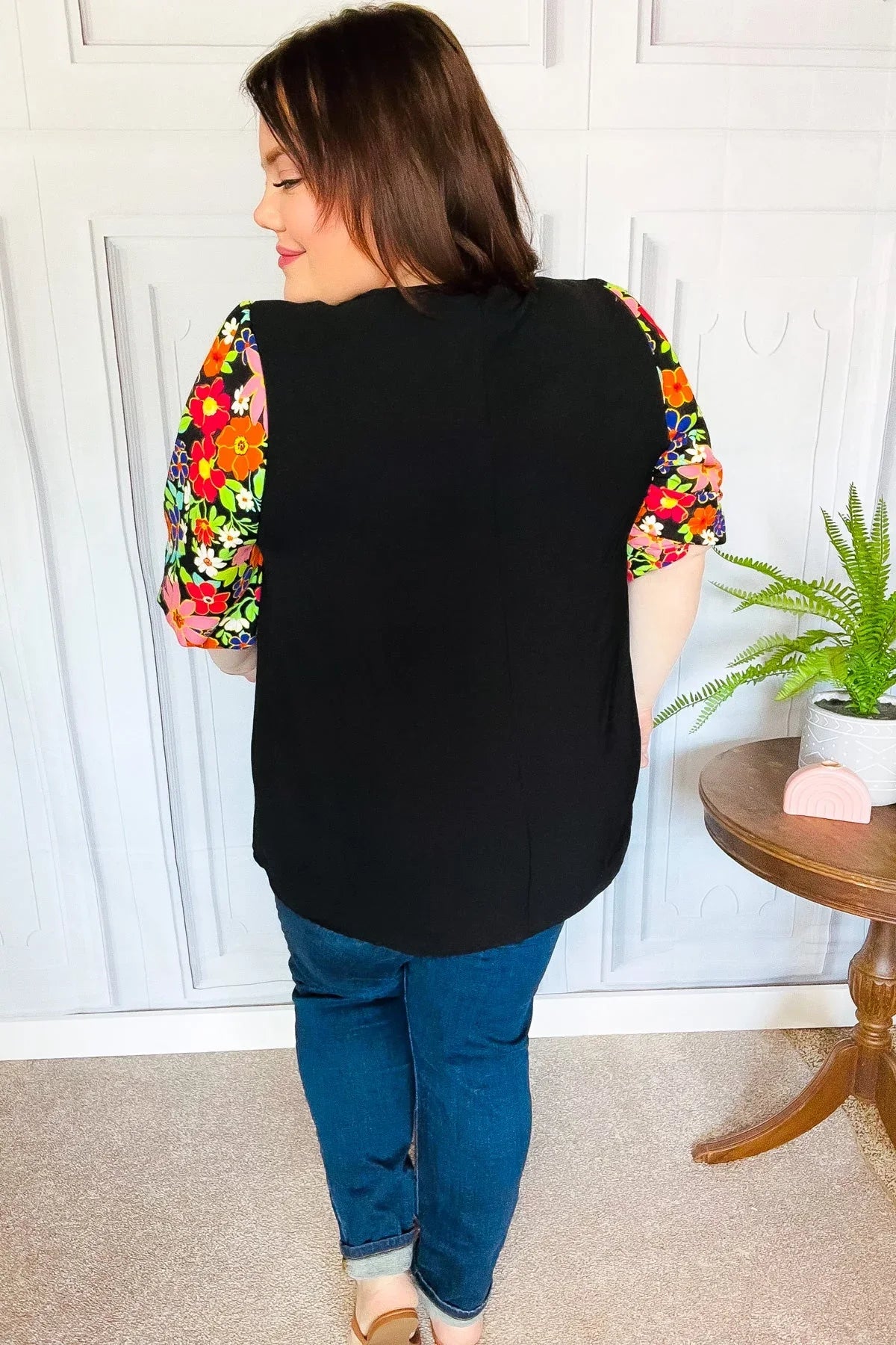 Eyes On You Black Floral Puff Sleeve V Neck Top | Daverri Fashions