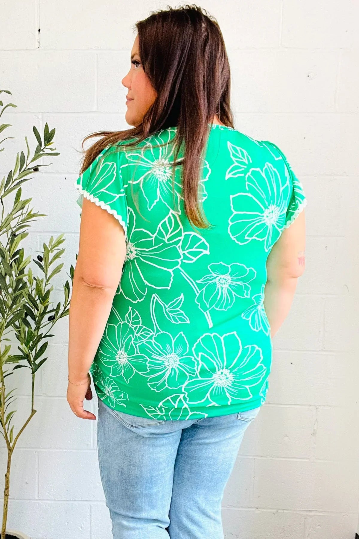 Follow Me Emerald Floral Ric Rac Trim Flutter Sleeve Top | Daverri Fashions
