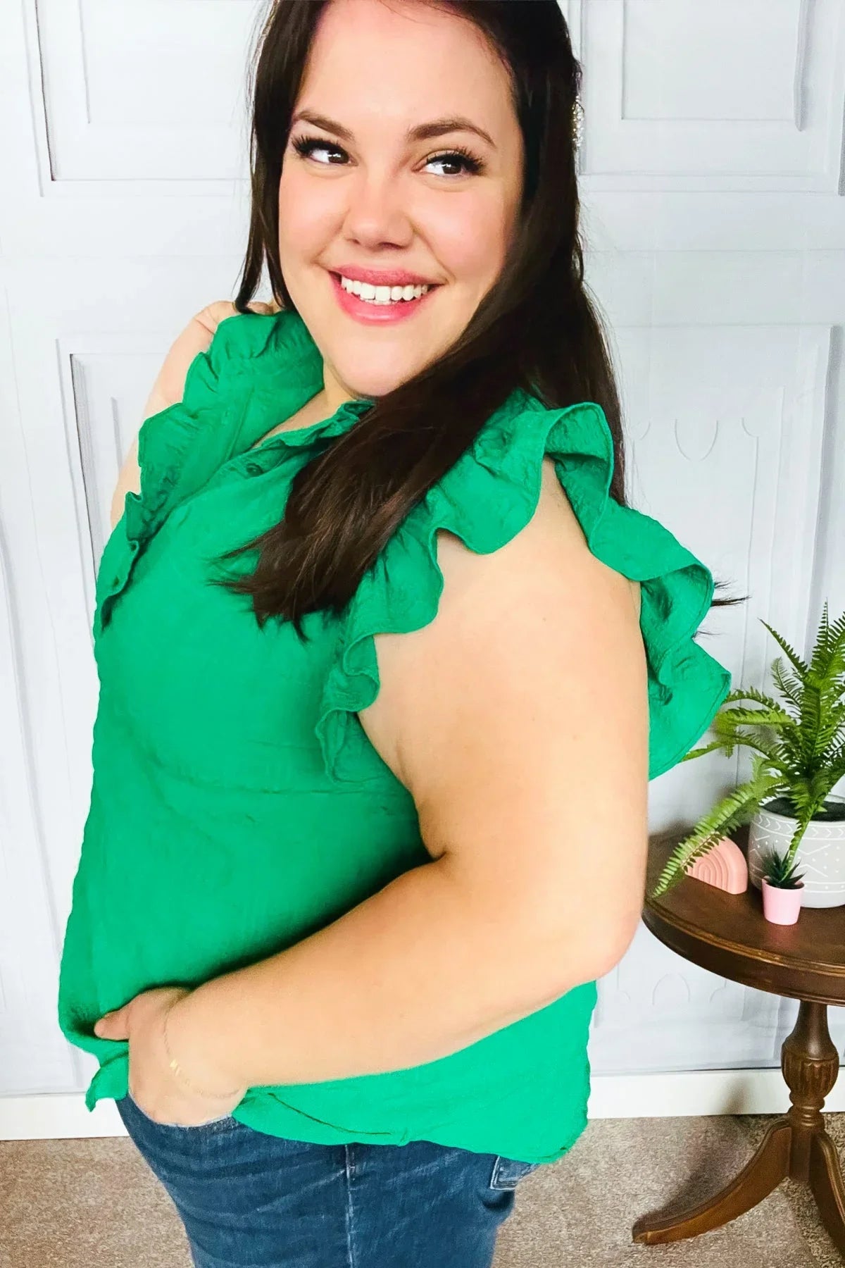Glamorous In Kelly Green Textured Ruffle Mock Neck Top | Daverri Fashions