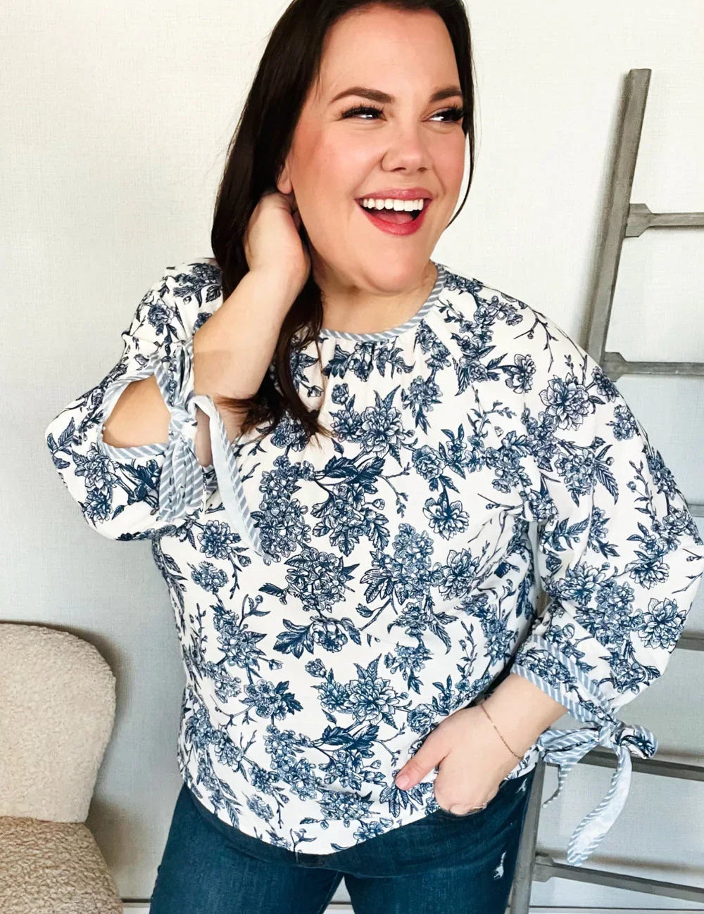 Vintage Chic Navy & Ivory Three-Quarter Bow Sleeve Contrast Stripe Blouse | Daverri Fashions