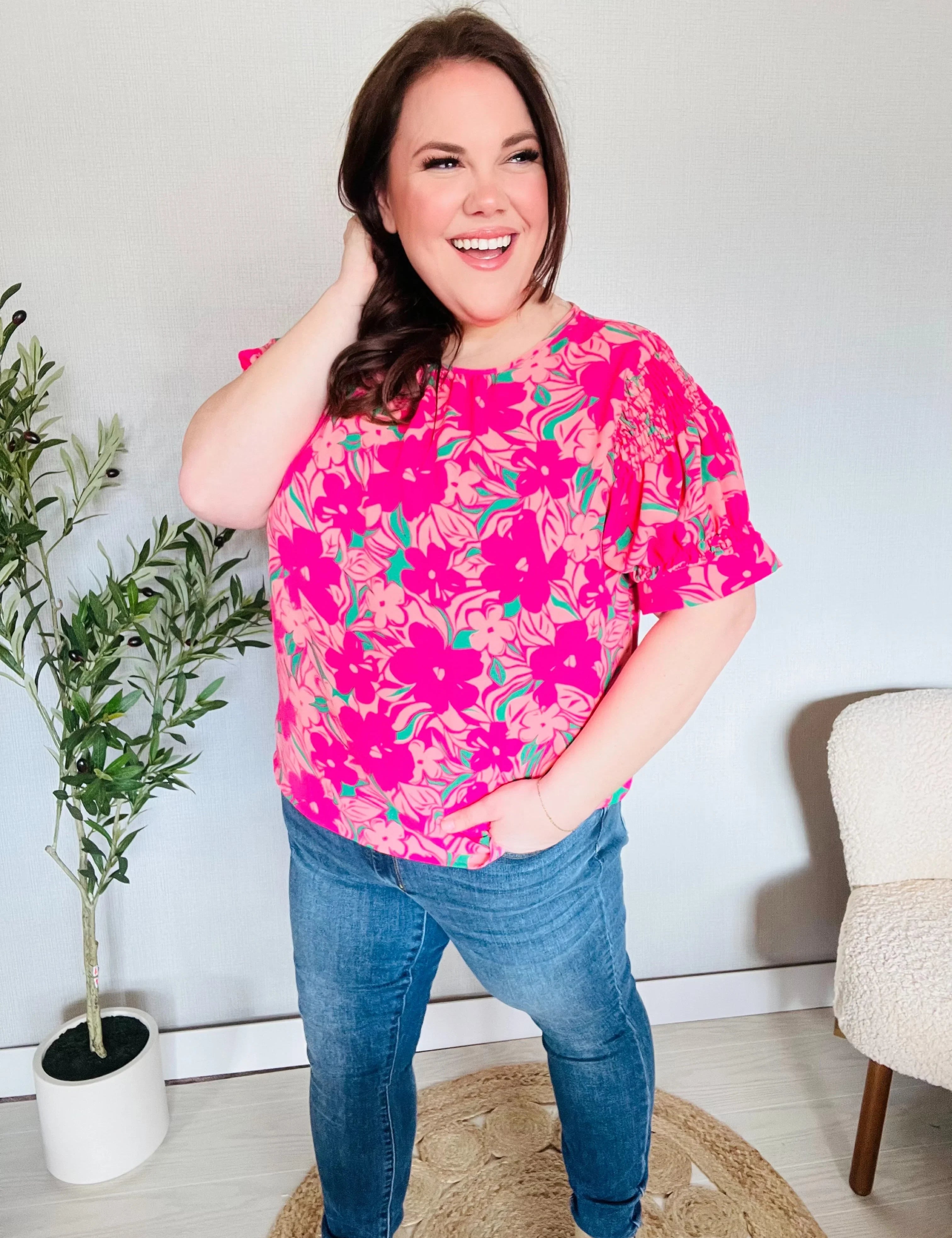 Vacay Vibes Floral Back Keyhole Short Smocked Banded Sleeve Top | Daverri Fashions