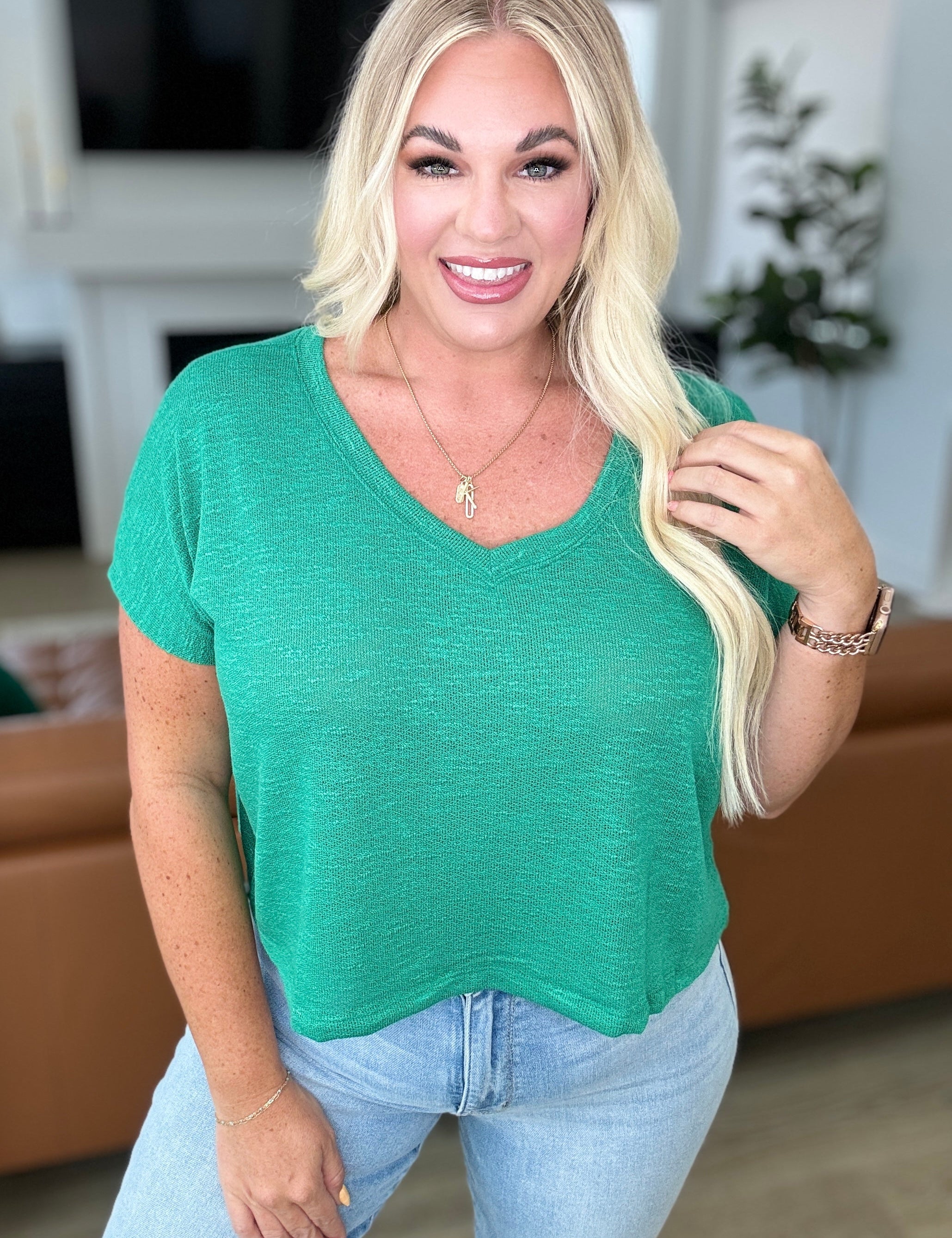Classic Comfort V-Neck Top in Kelly Green | Tops Daverri Fashions