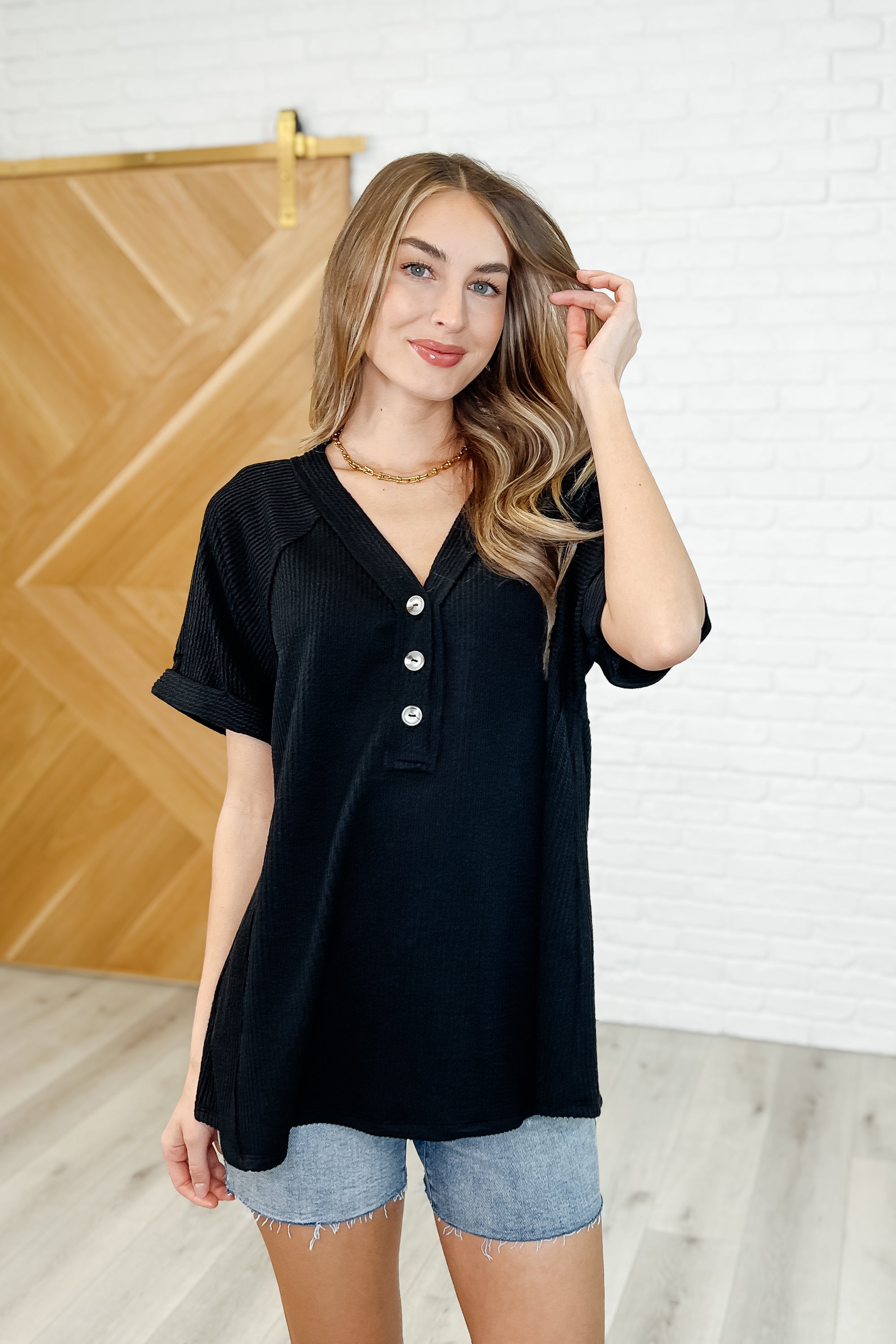 Andree by Unit Black V-Neck Tee Tops