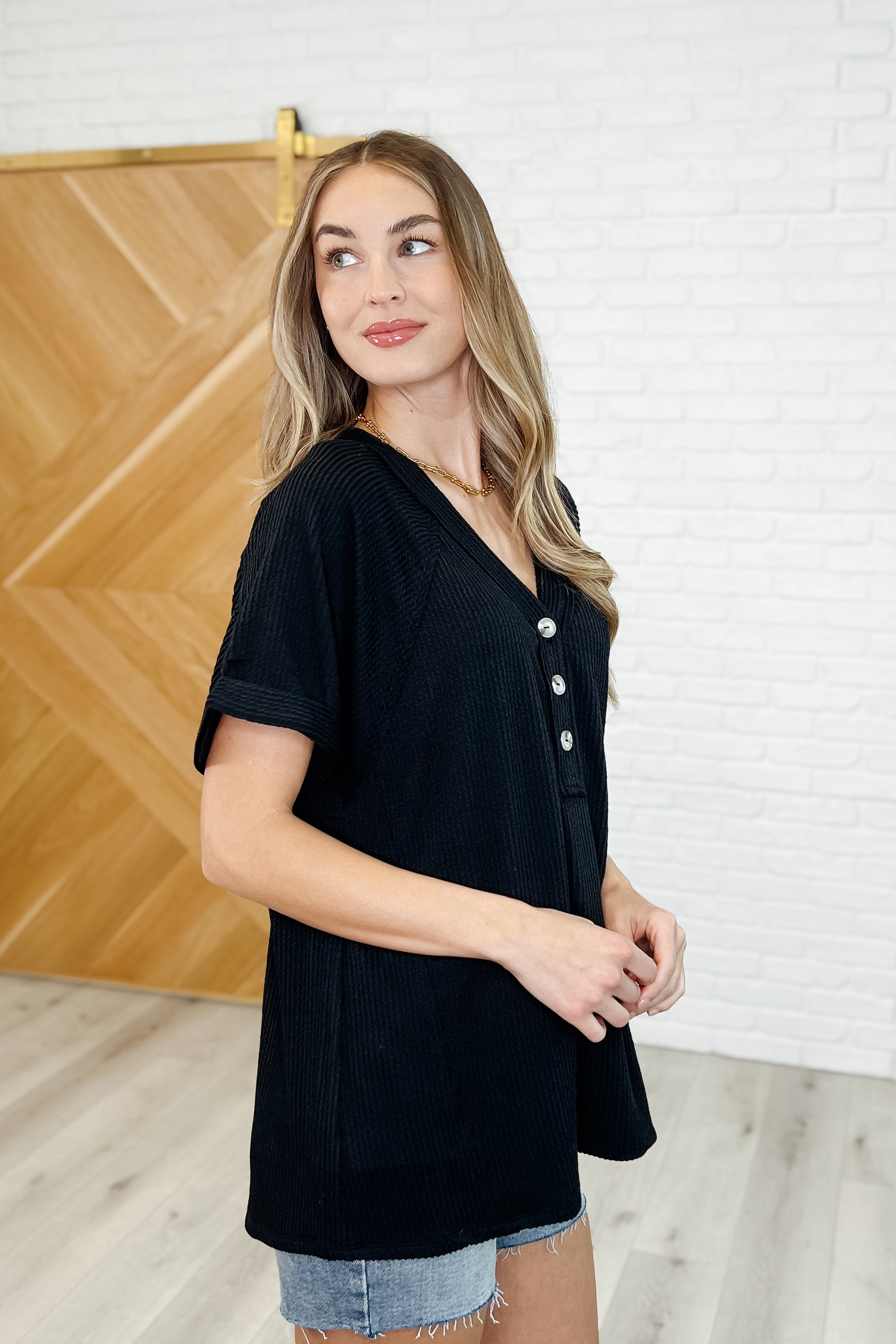 Andree by Unit Black V-Neck Tee Tops