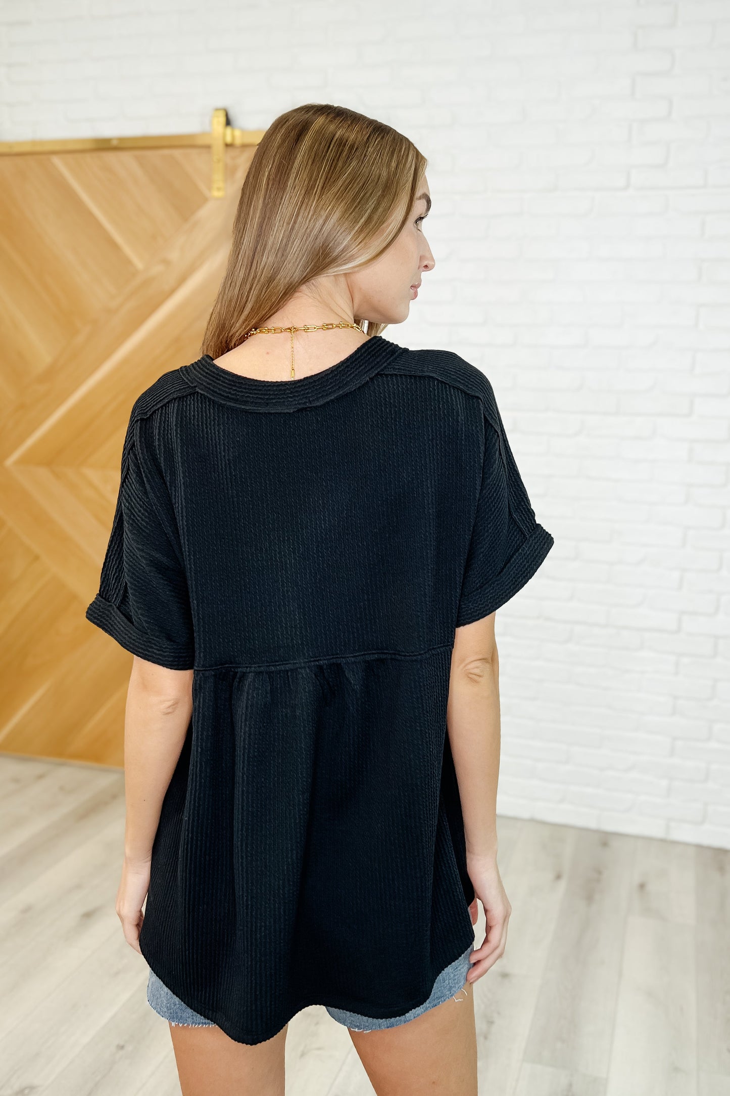 Andree by Unit Black V-Neck Tee Tops