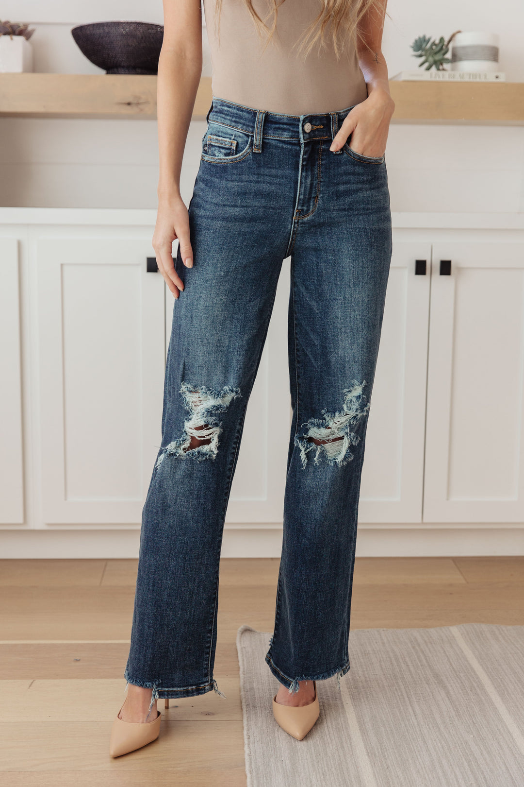 Rose High Rise 90's Straight Jeans in Dark Wash Jeans