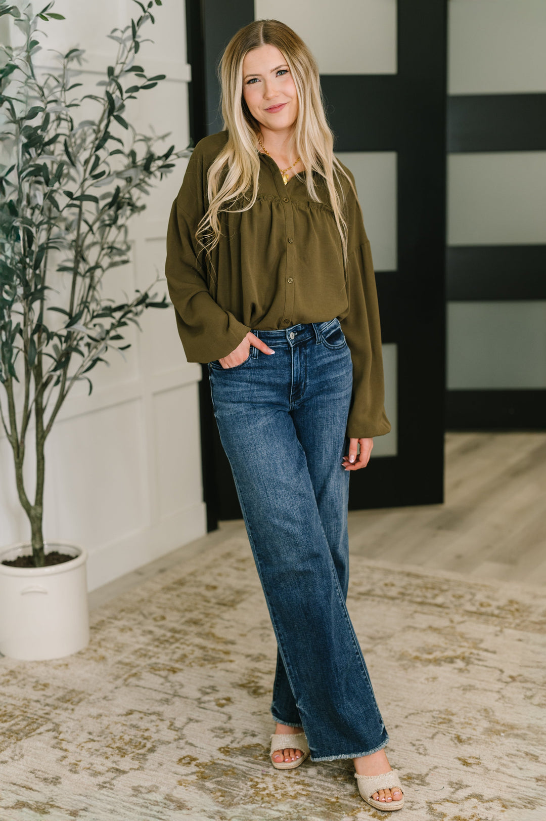 She's Got A Way Button Down Blouse | Womens Daverri Fashions