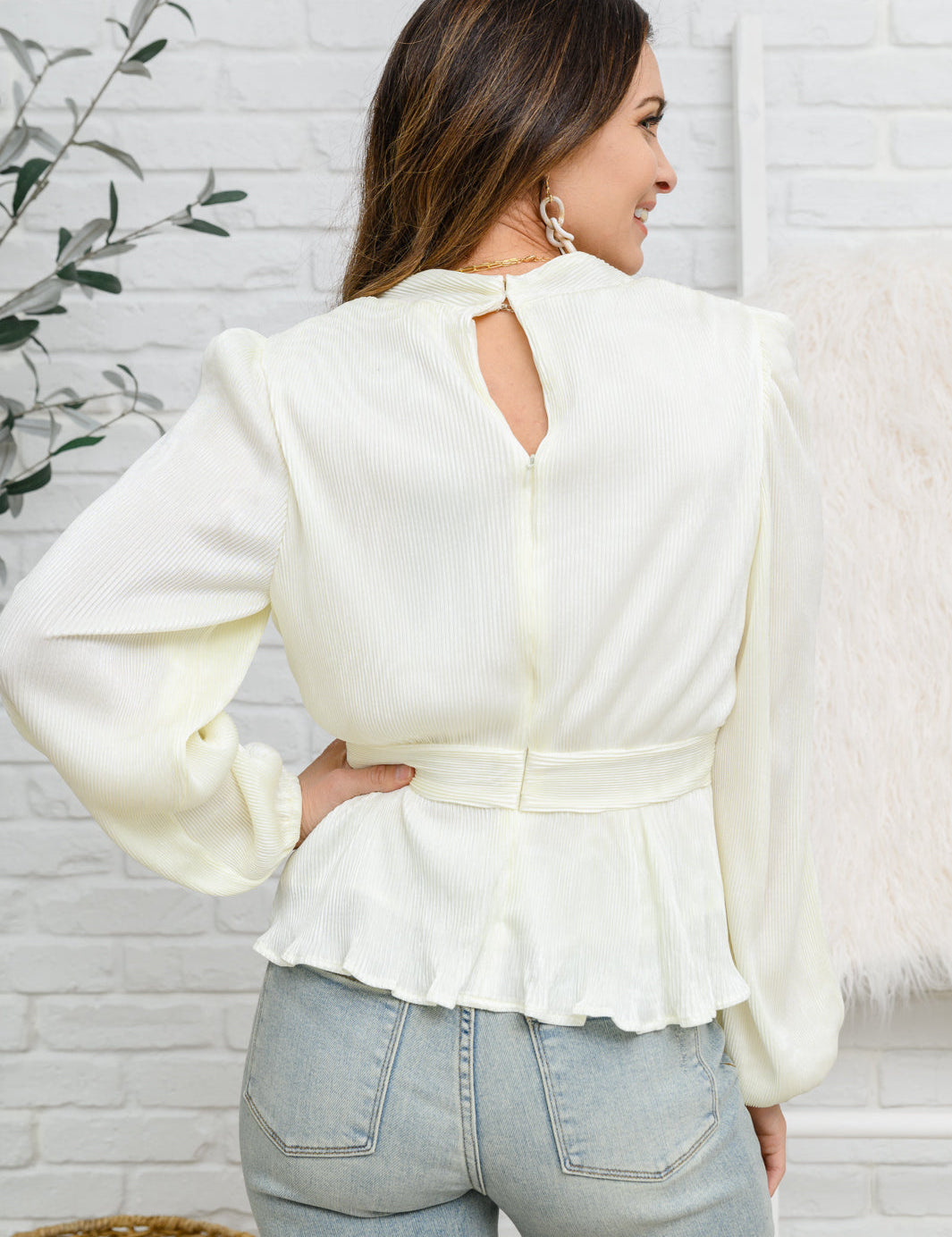 Xanidu Long Sleeve V Neck Blouse in White Womens