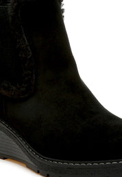 Thunderhoof Faux Fur Lined Chelsea Boots | Boots Daverri Fashions