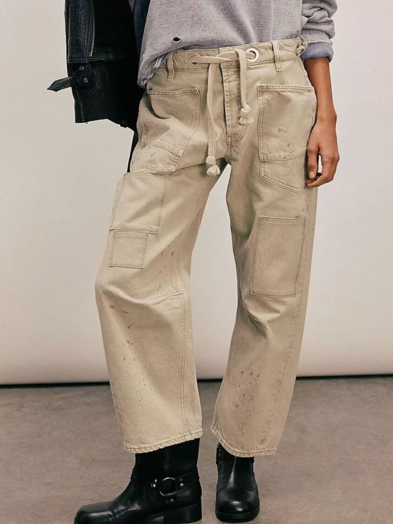 Daverri Washed Relaxed Fit Barrel Jeans in beige with patch pockets and drawstring waistband