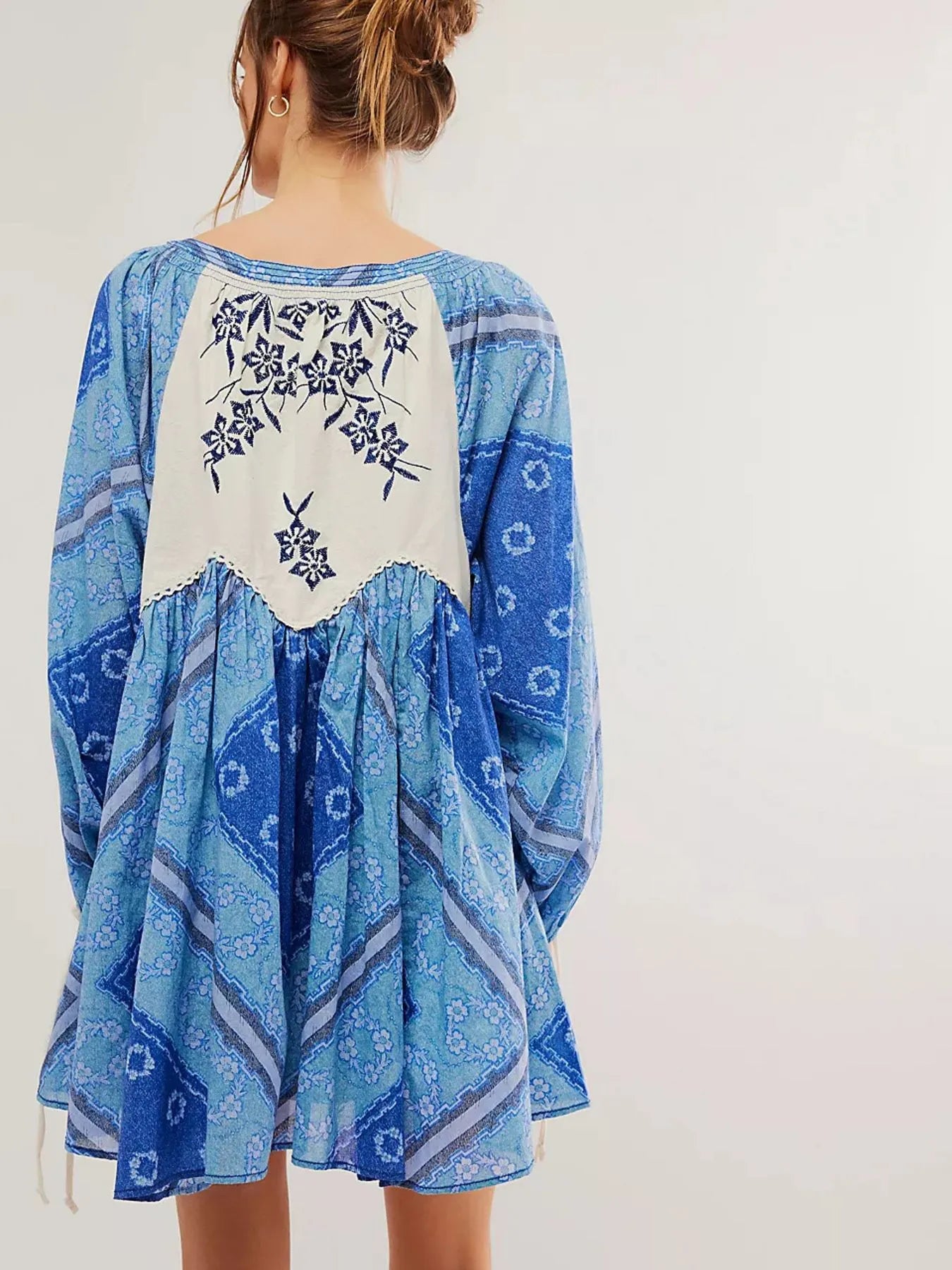 Blue printed tie neck long sleeve boho mini dress with floral back
