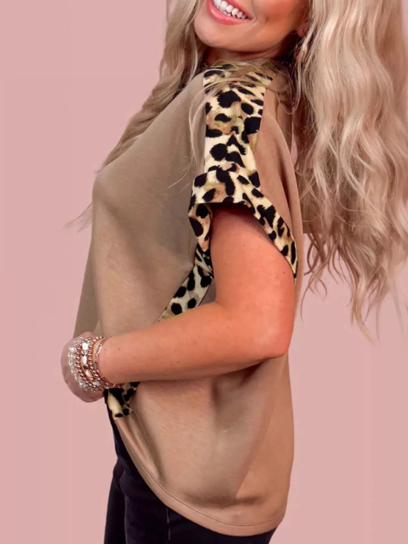 Beige relaxed fit T-shirt with leopard-print flutter sleeves
