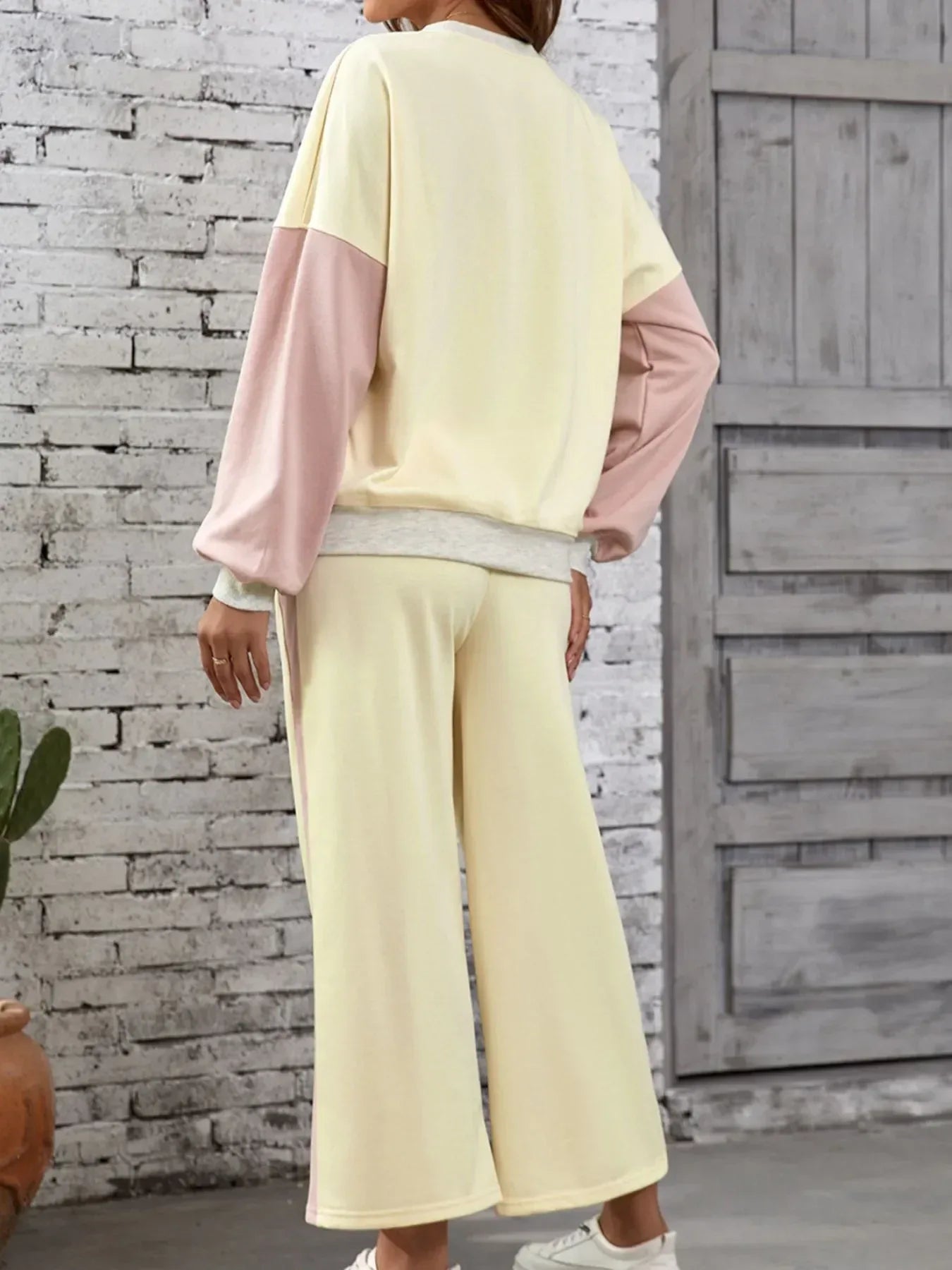 Color Block Round Neck Top and Pants Set - DAVERRI FASHIONS