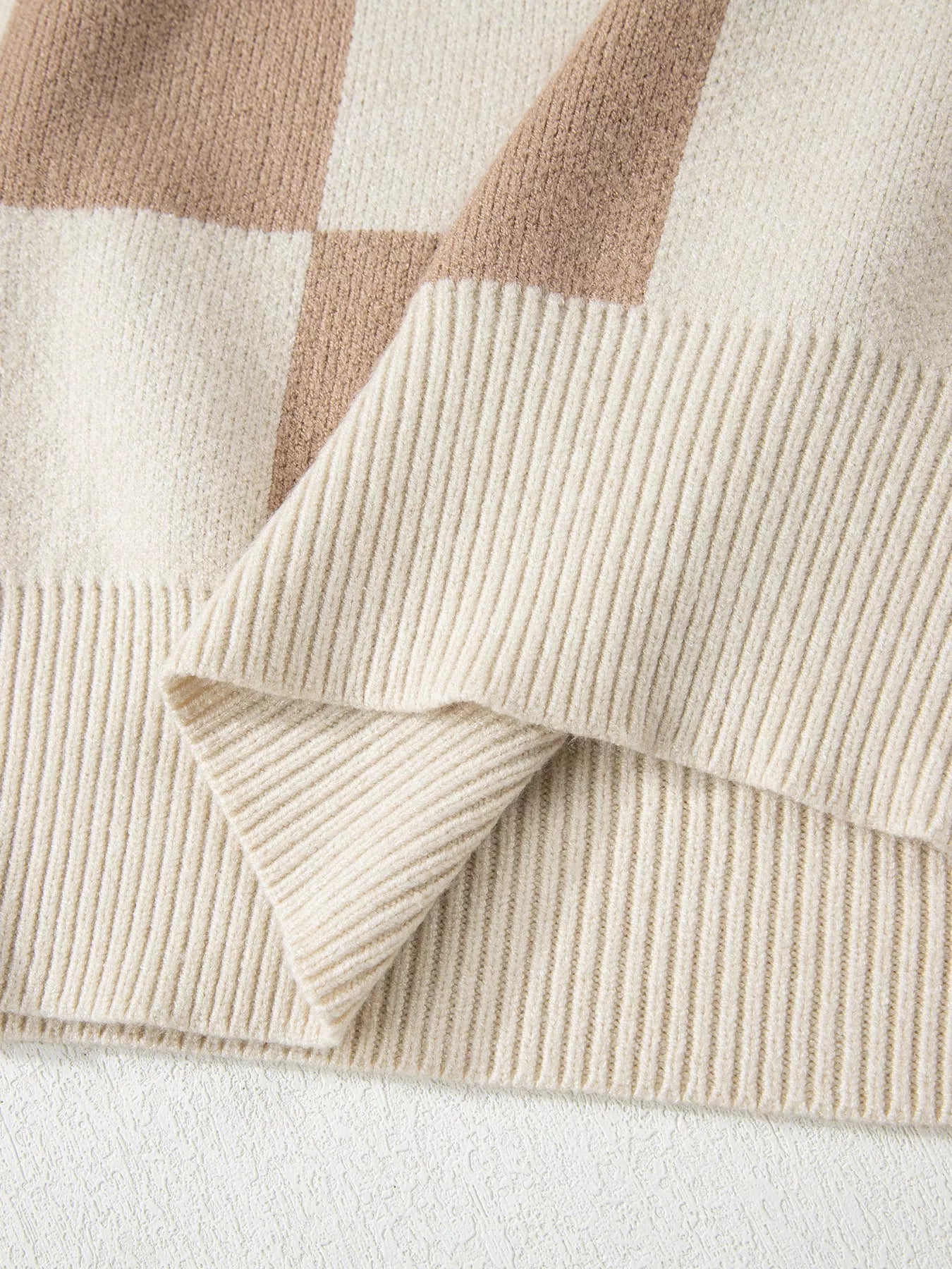 Daverri beige and cream checkered knit baggy sweater with ribbed trim