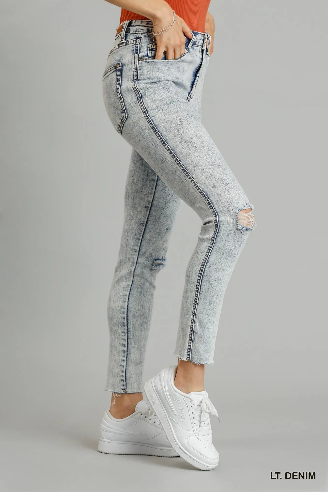 Umgee 5-Pockets Distressed Detail Stretch Denim Skinny Jeans with Unfinished Hem Jeans