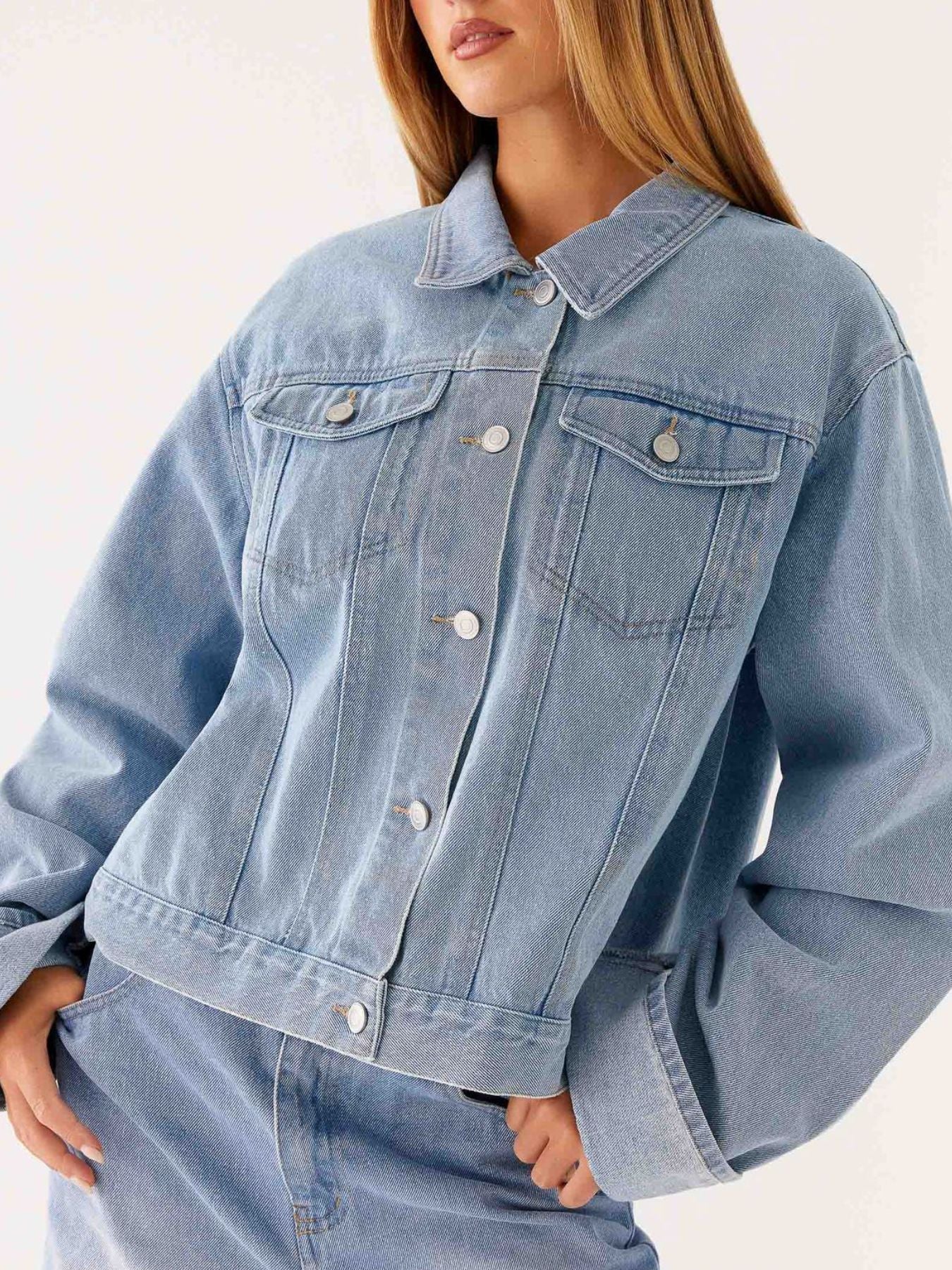 Daverri light blue cropped oversized denim jacket with silver buttons