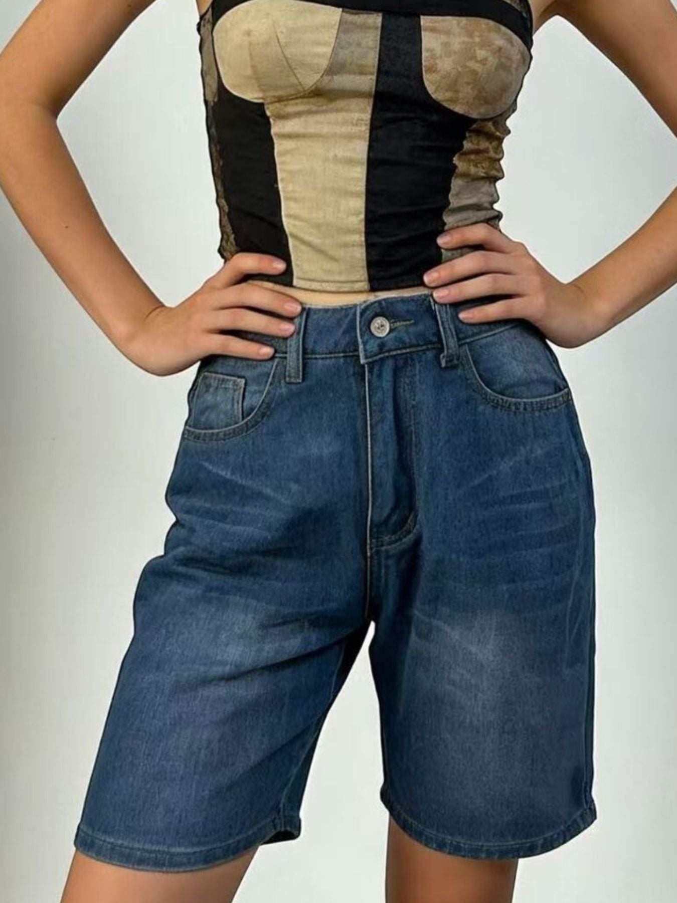 Daverri high-waisted blue denim shorts, five-pocket design, button closure