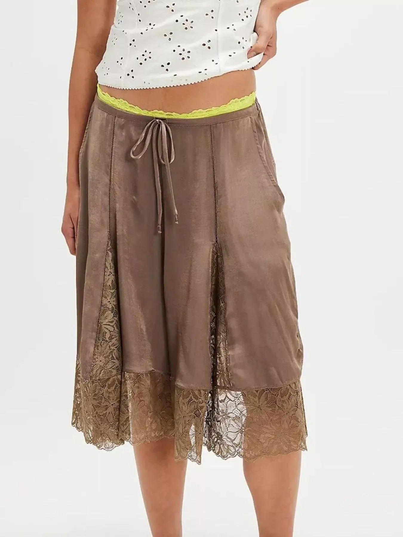 Lace Detail Shorts - DAVERRI FASHIONS