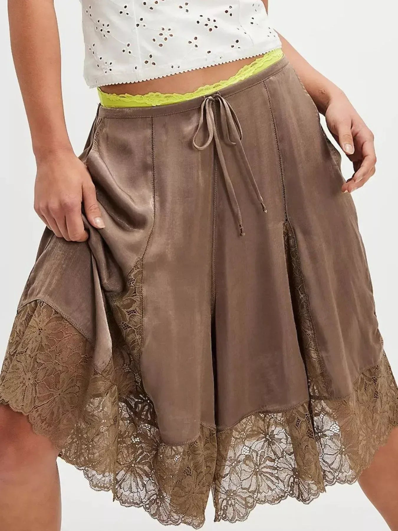 Lace Detail Shorts - DAVERRI FASHIONS