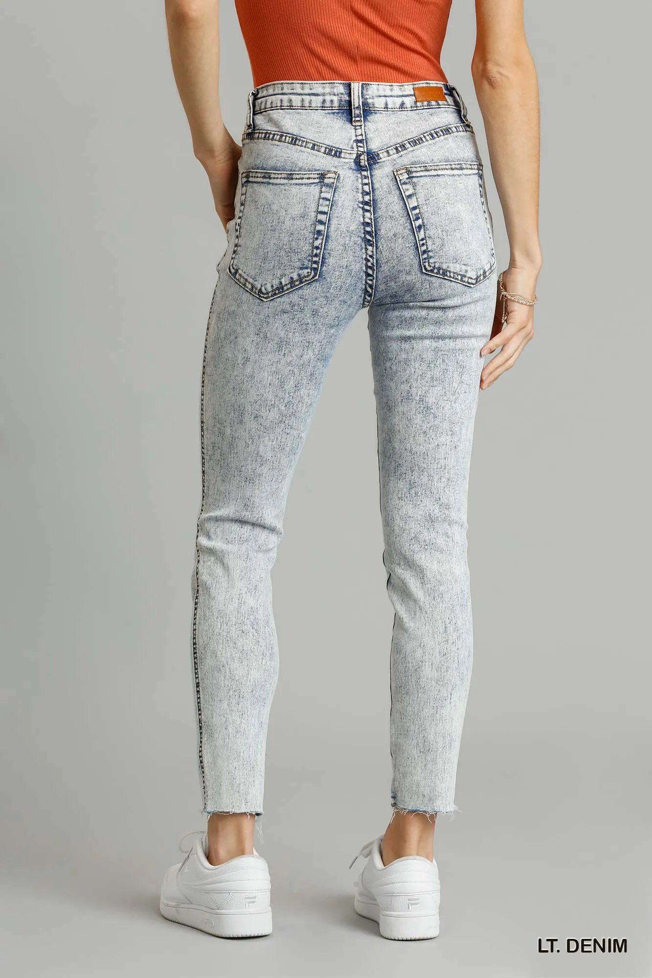 Umgee 5-Pockets Distressed Detail Stretch Denim Skinny Jeans with Unfinished Hem Jeans