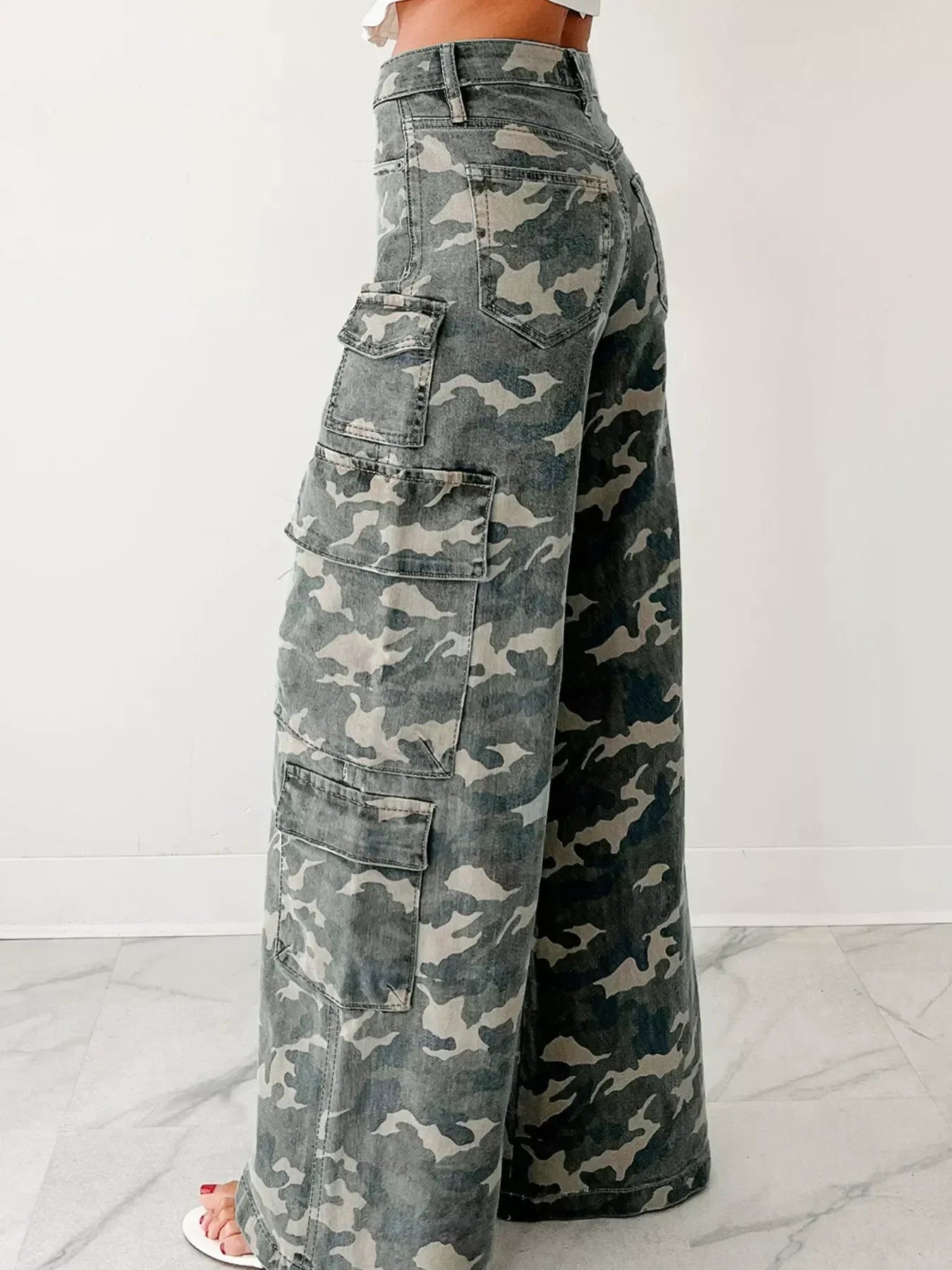 Camo Print Wide Leg Cargo Jeans - DAVERRI FASHIONS