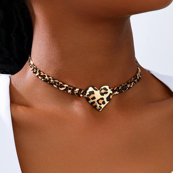 Golden onesize Leopard Heart Chain Necklace | Necklaces Daverri Fashions