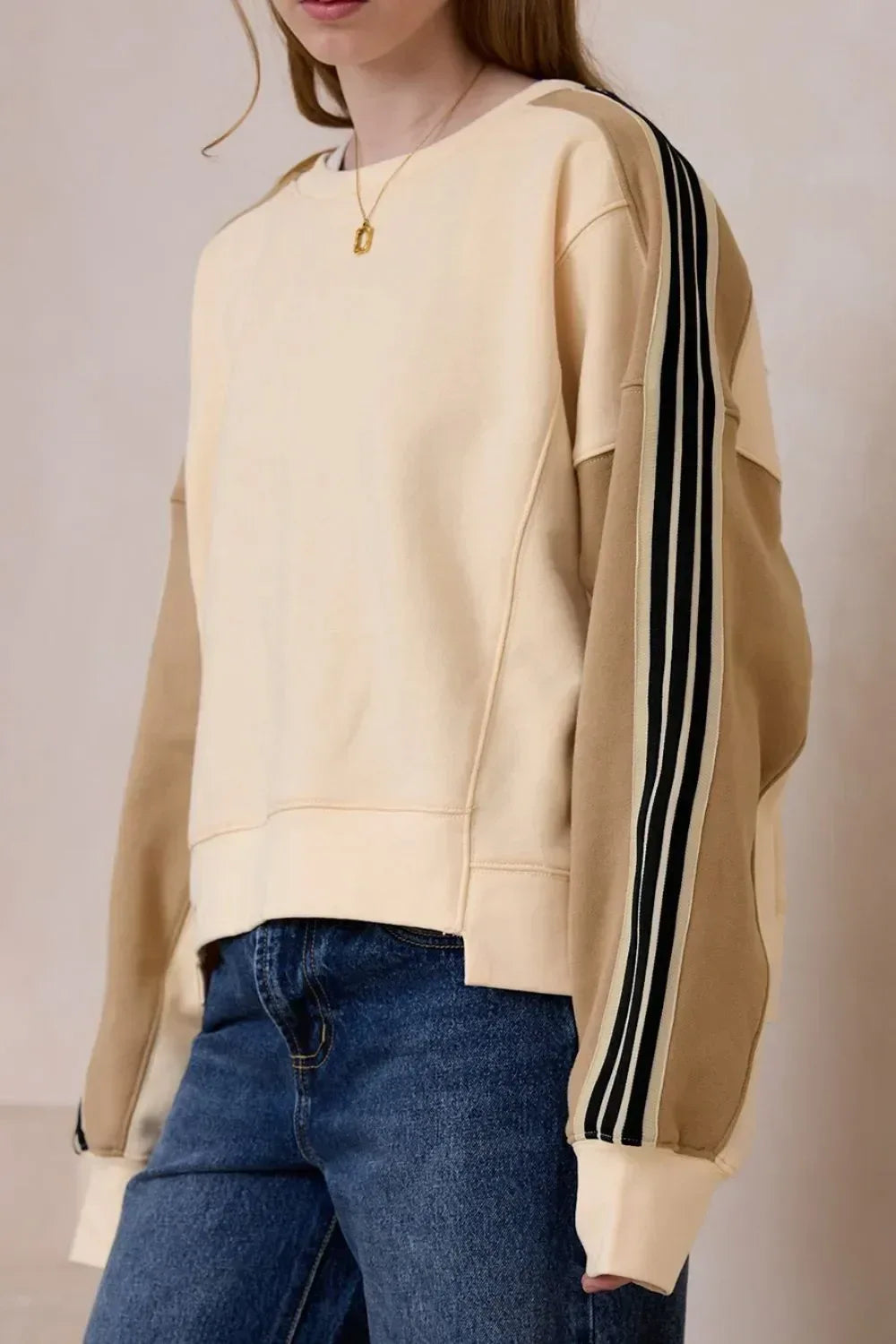 Contrast Round Neck Long Sleeve Sweatshirt - DAVERRI FASHIONS