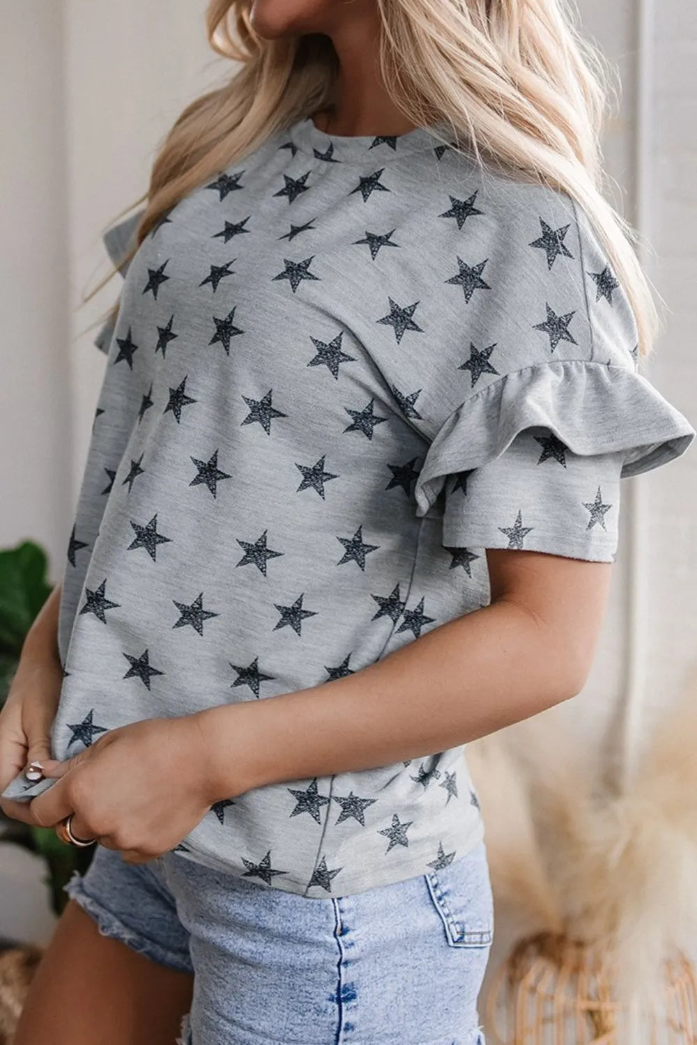 Gray star-patterned crew neck T-shirt with tiered ruffled sleeves