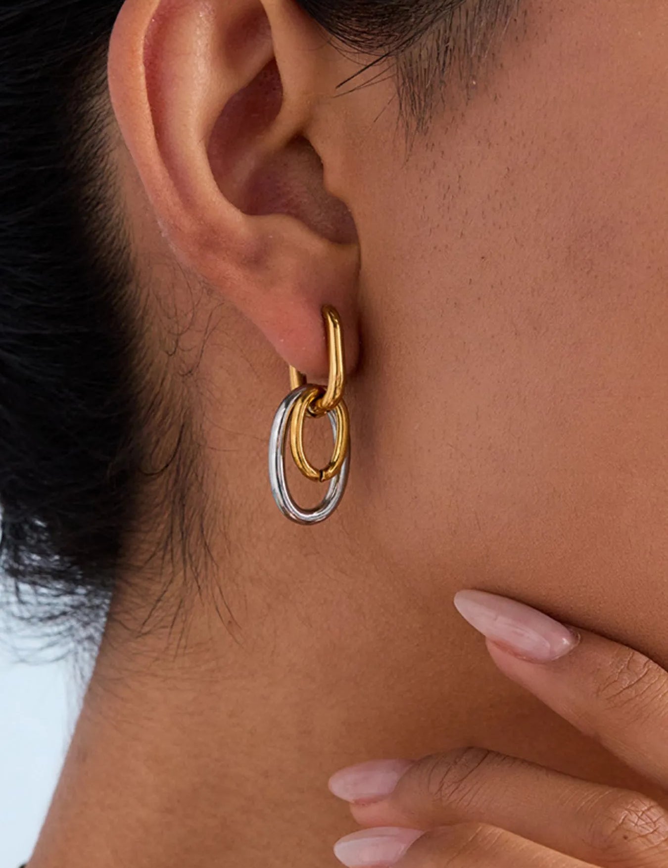 Gold One Size Stainless Steel Two-Tone Interlocked Hoop Earrings | Earrings Daverri Fashions