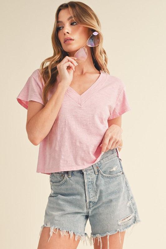 Aemi + Co Side Slit V-Neck Short Sleeve Cropped T-Shirt Blush Pink L T-Shirts