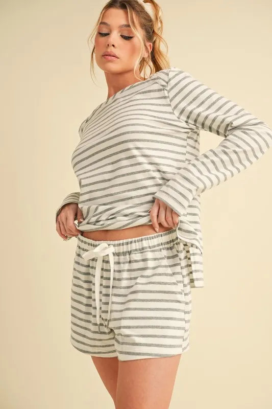 Aemi+Co Drawstring Contrast Striped Shorts