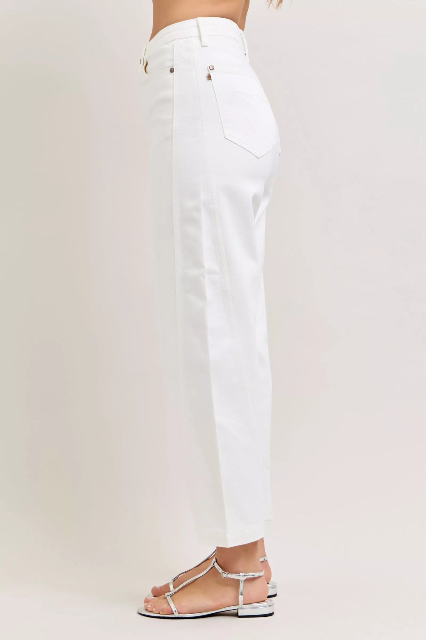 Judy Blue high-waisted rigid magic panel barrel jeans in white