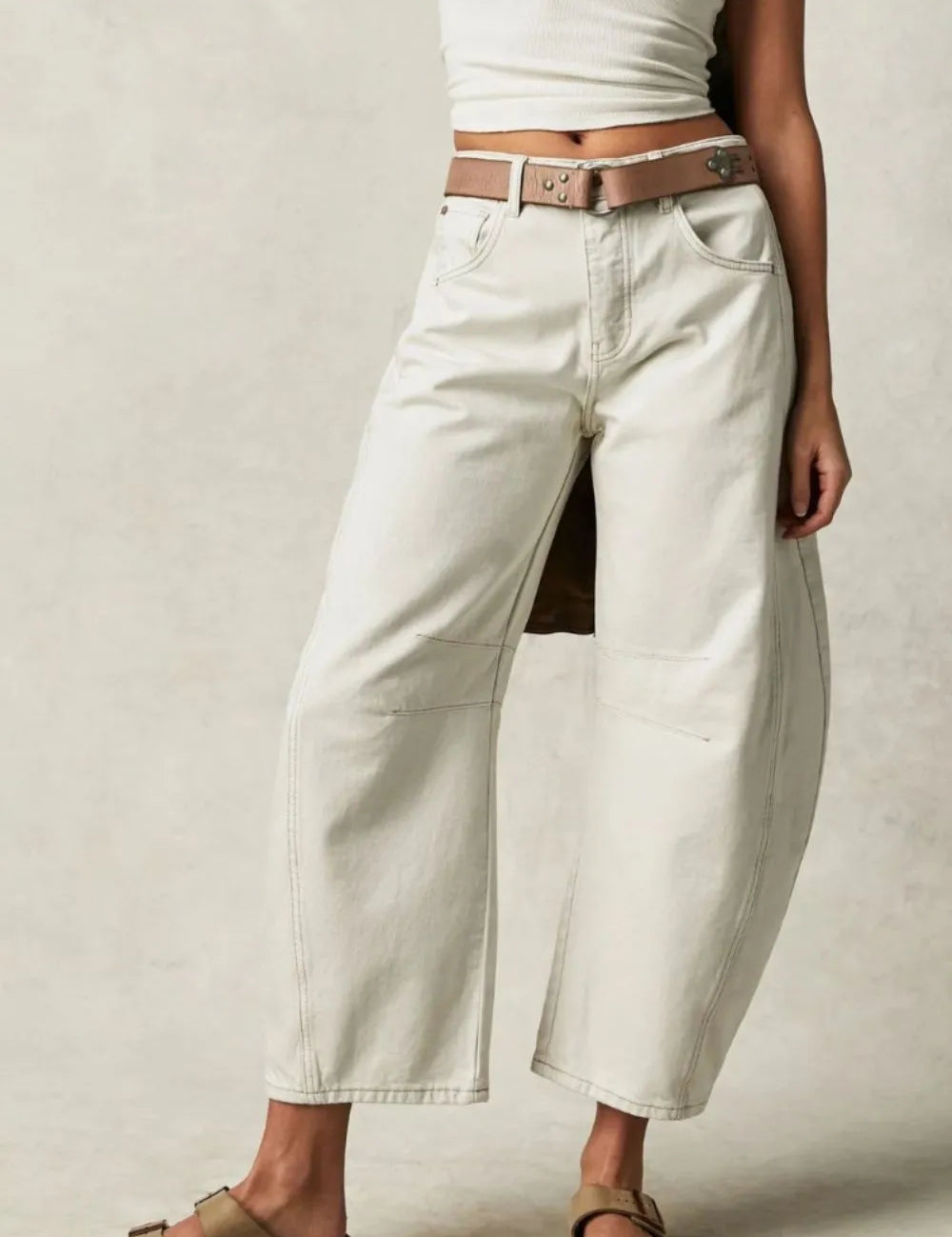 Cream Retro Barrel Jeans with Pockets | Jeans Daverri Fashions