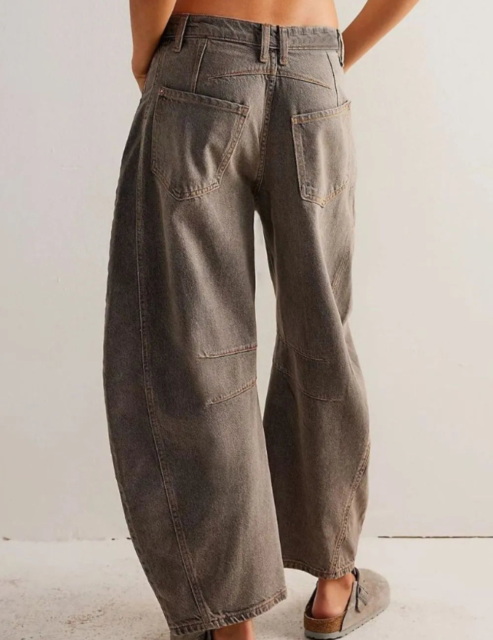 Retro Barrel Jeans with Pockets | Jeans Daverri Fashions
