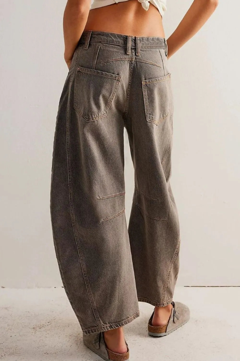 Retro Barrel Jeans with Pockets | Jeans Daverri Fashions