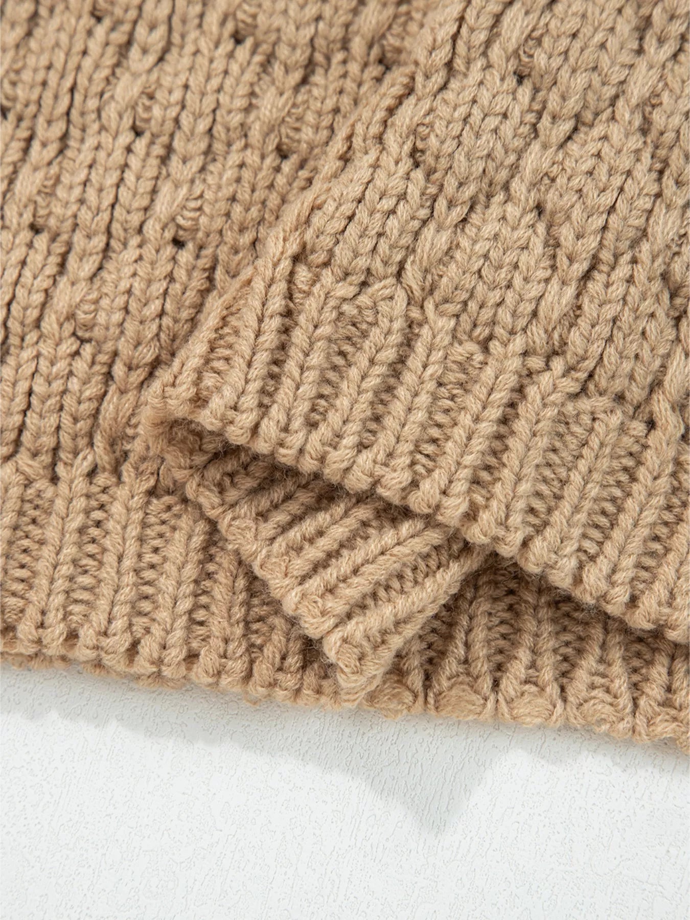 Women’s beige cable-knit puff sleeve baggy sweater