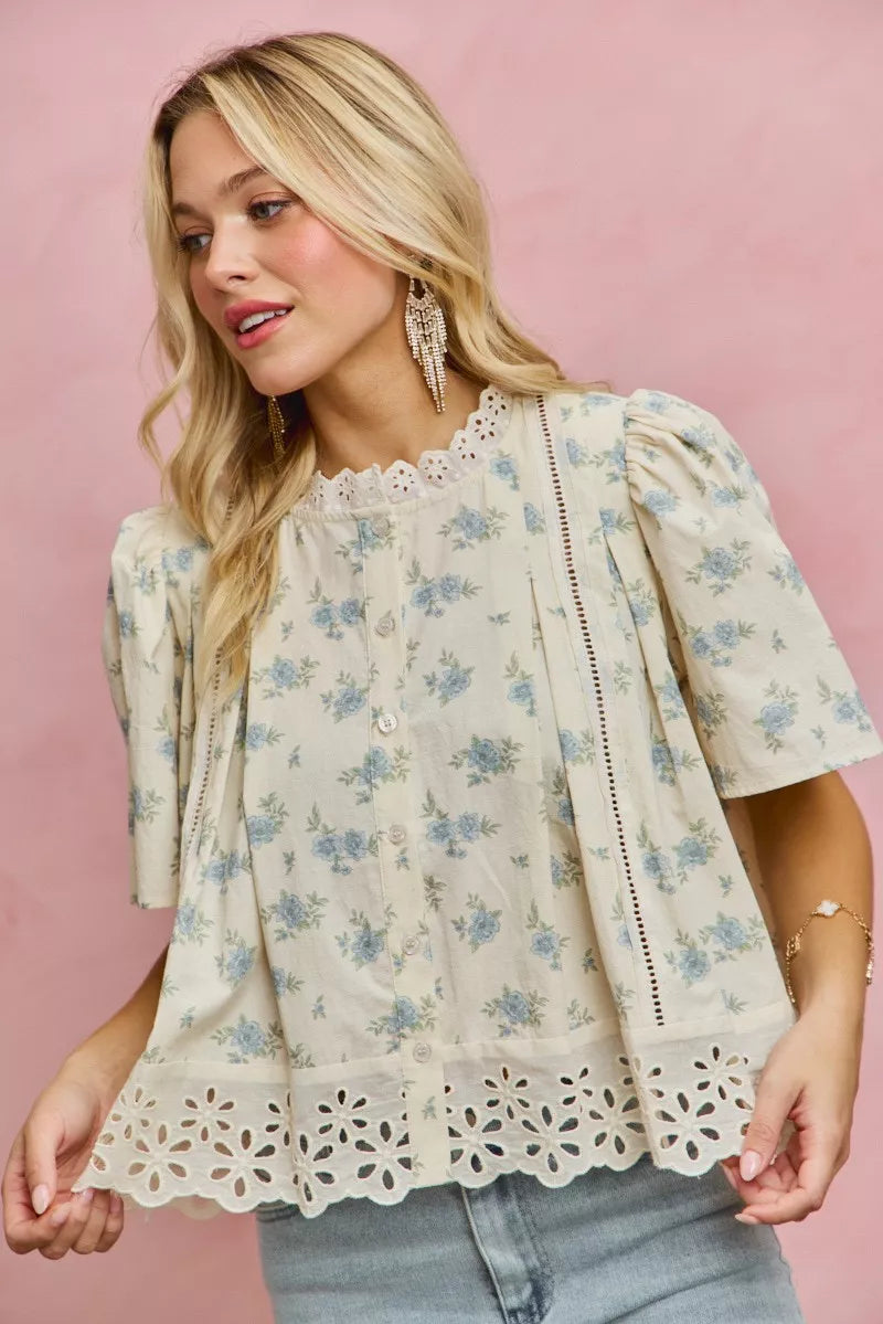 SO ME floral print lace trim flutter sleeve blouse in cream with blue flowers
