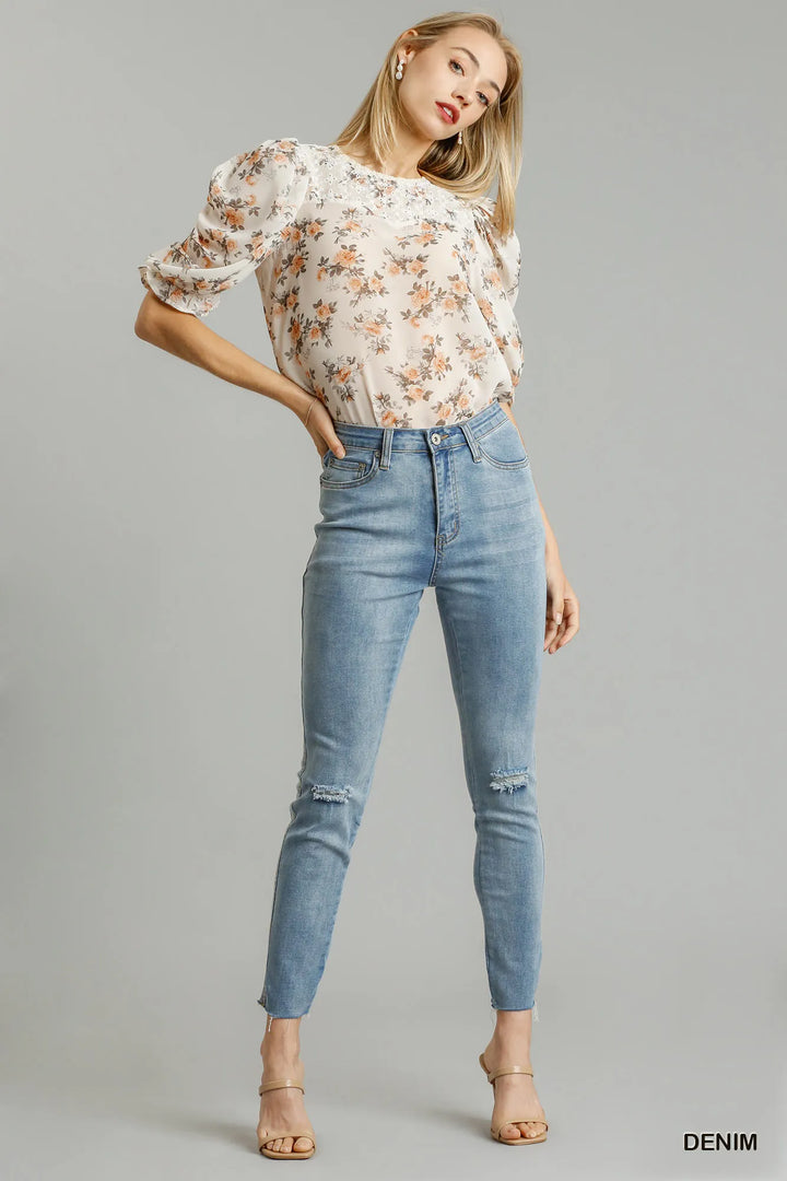Umgee 5-Pockets Distressed Detail Stretch Denim Skinny Jeans with Unfinished Hem DENIM