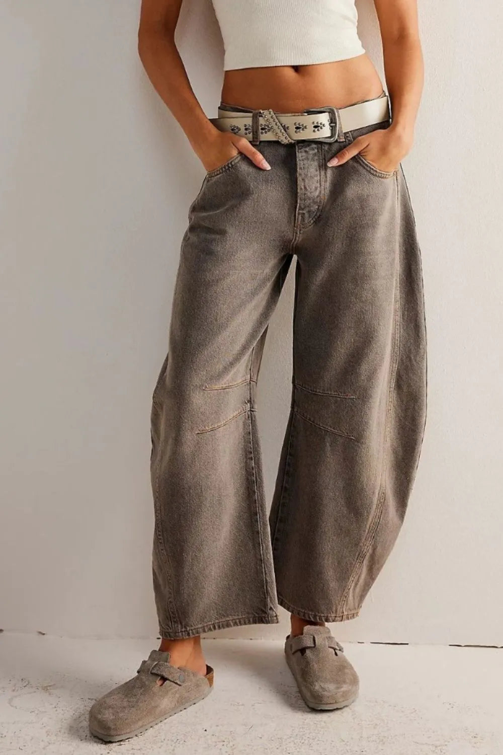 Taupe Retro Barrel Jeans with Pockets | Jeans Daverri Fashions